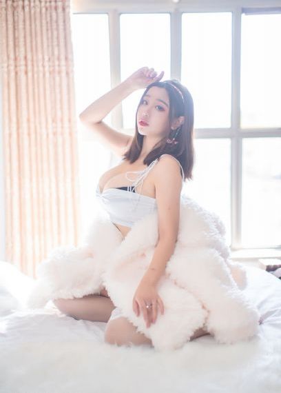 嫂子娇躯润臀交合h