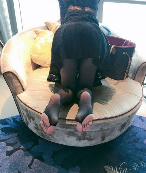 小乖h(跪趴)奶尖好大h