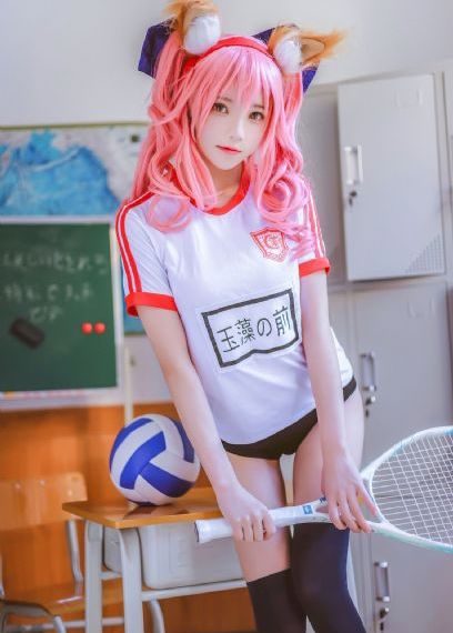 扒丝袜pisiwa在线播放